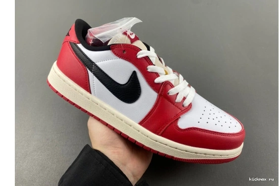 HQ6998-600 Jordan  HQ6998-600 1 OG  Low Air “Chicago” 0516